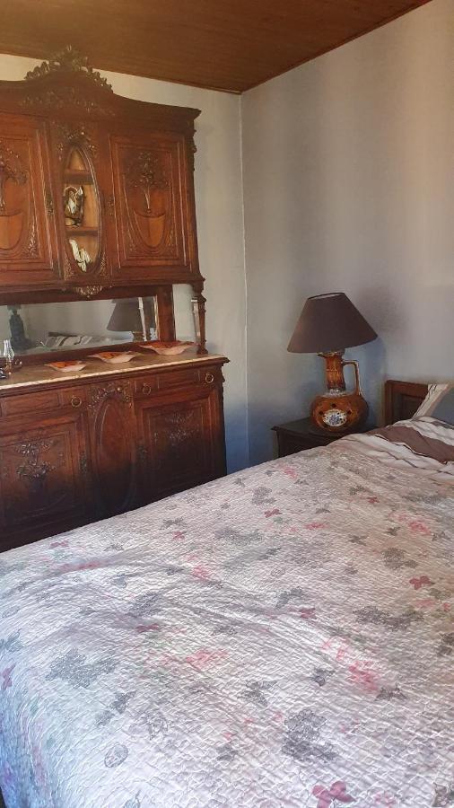 La Peau Bed and Breakfast Mairé-l'Eveseault Esterno foto