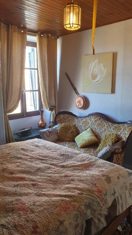 La Peau Bed and Breakfast Mairé-l'Eveseault Esterno foto